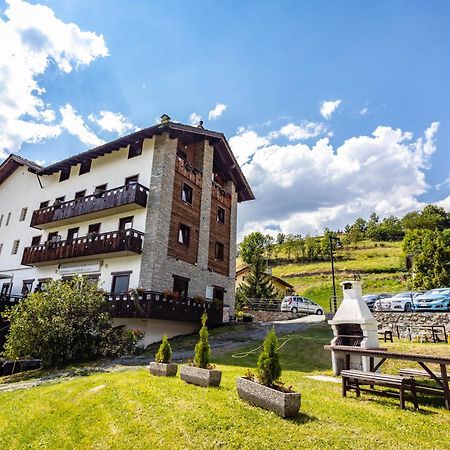 Hotel, Bar & Bistrot Saint Nicolas Gran Paradiso Exterior photo