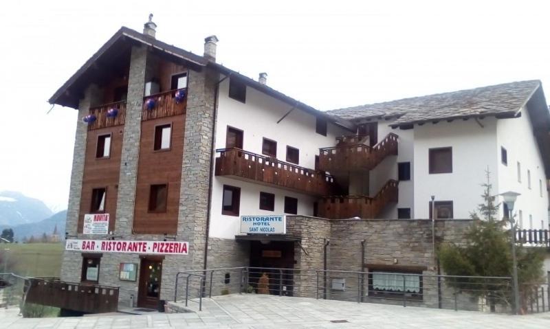 Hotel, Bar & Bistrot Saint Nicolas Gran Paradiso Exterior photo