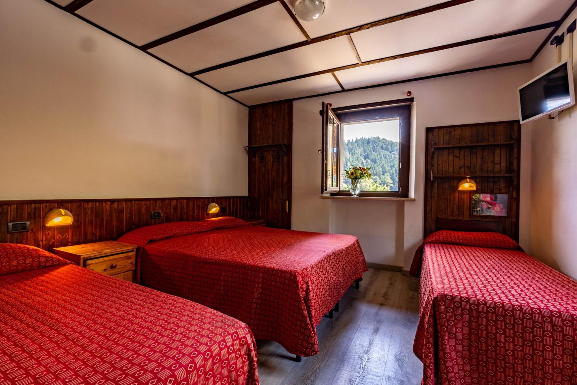 Hotel, Bar & Bistrot Saint Nicolas Gran Paradiso Exterior photo